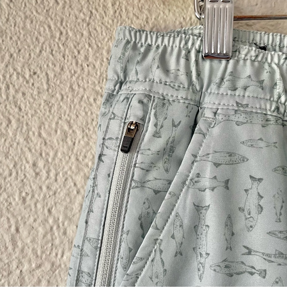 Eddie Bauer Volley Swim Trunks Shorts Men’s L Light Blue Fish Print 8” Inseam - Picture 4 of 13
